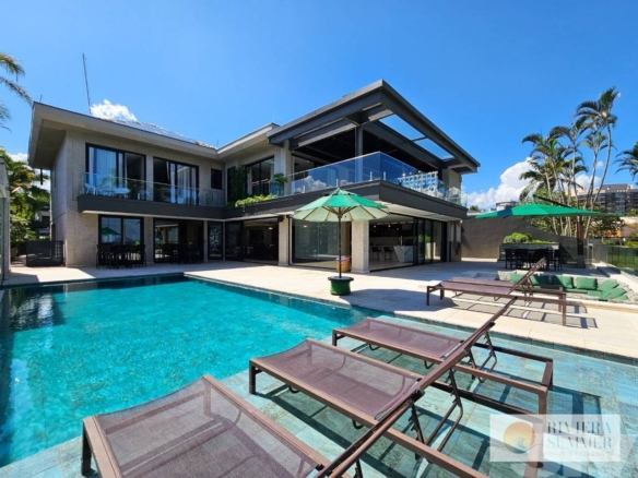 Casa à venda com 07 suítes – 942m² – Riviera – Módulo 05 – Bertioga/SP